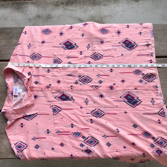 LuLaRoe Amy Dolman Short Sleeved Blouse Aztec 2XL - Picture 3 of 6